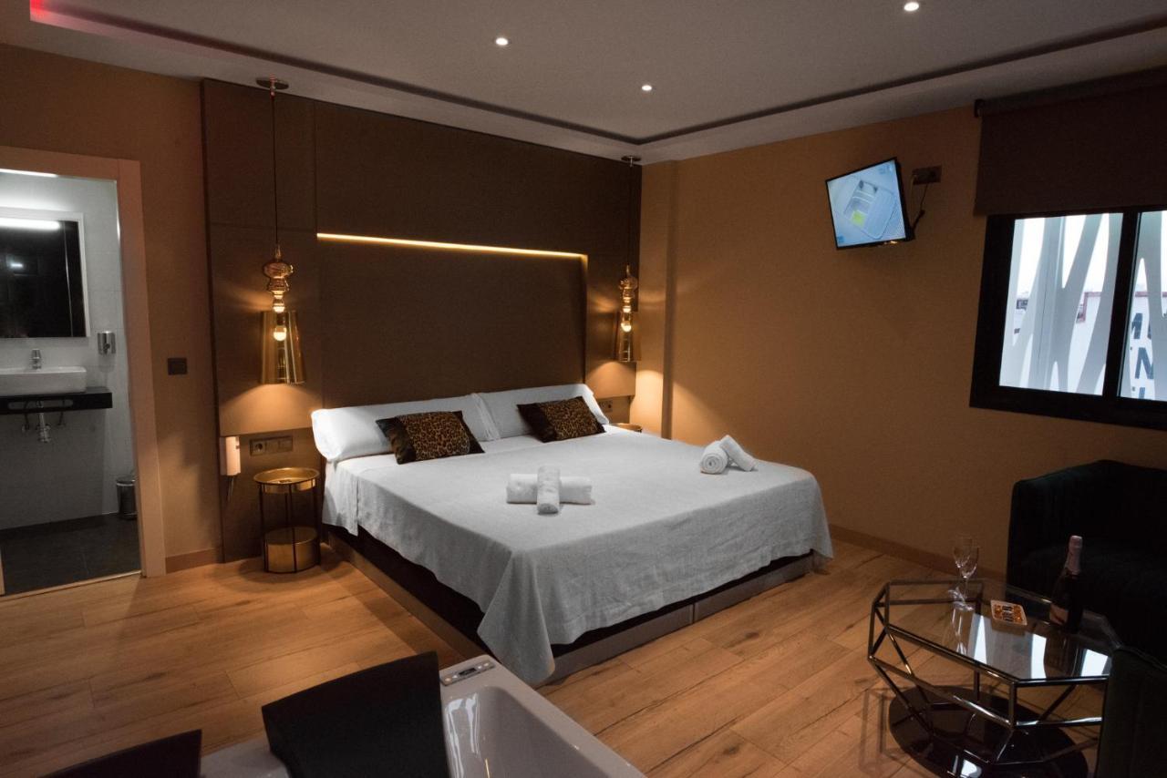 Daos Suites & Terrace ماربيا المظهر الخارجي الصورة