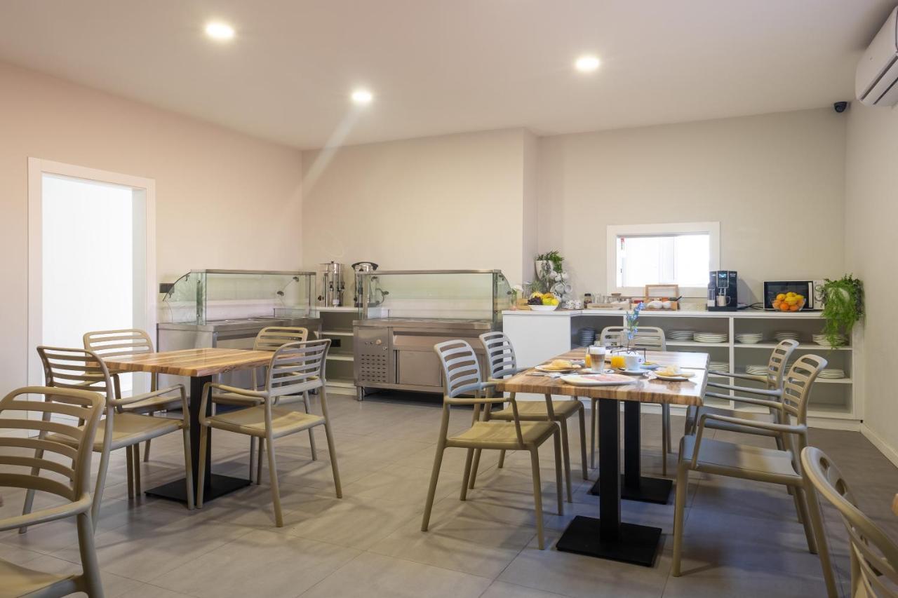 Daos Suites & Terrace ماربيا المظهر الخارجي الصورة