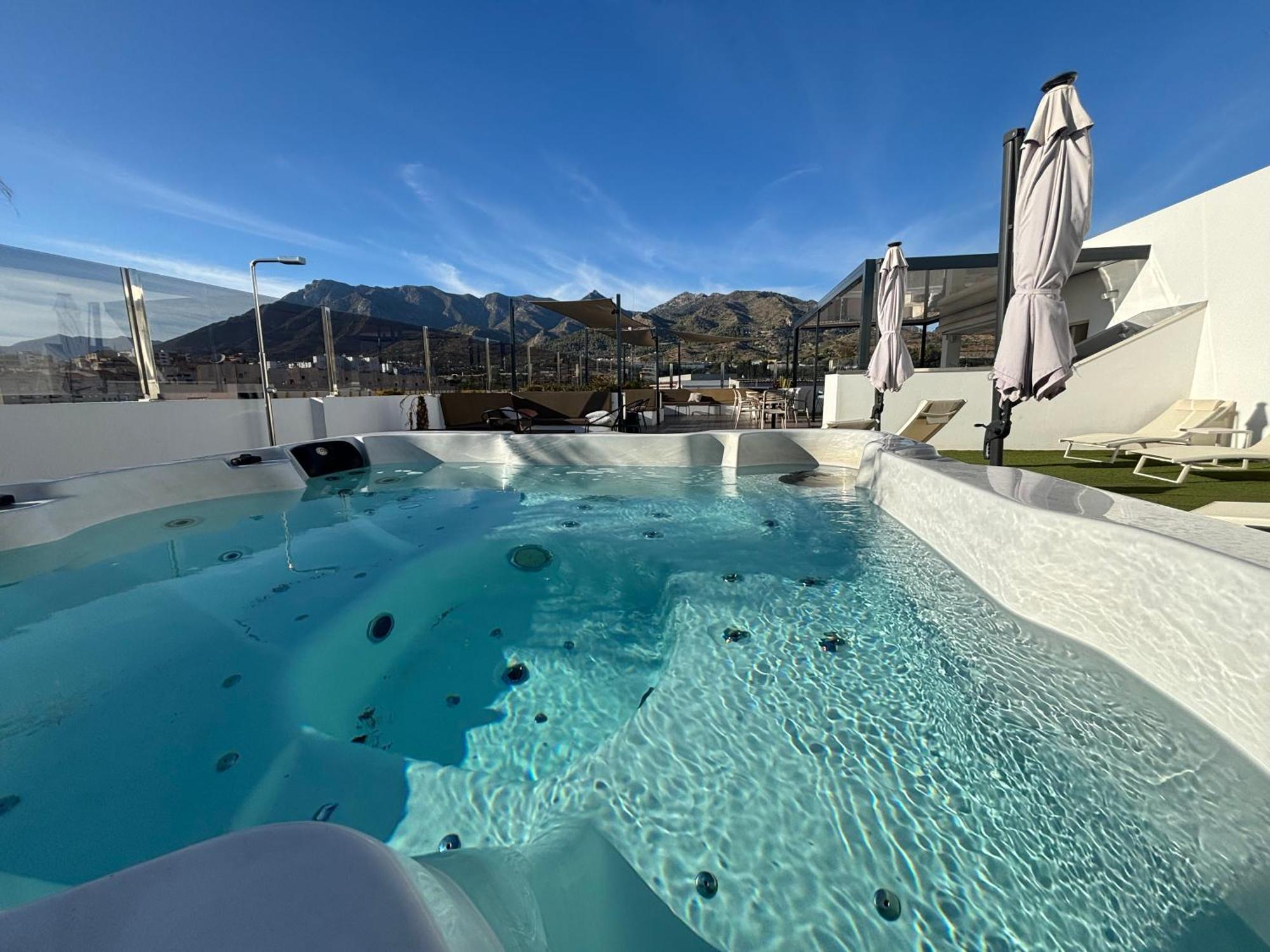 Daos Suites & Terrace ماربيا المظهر الخارجي الصورة